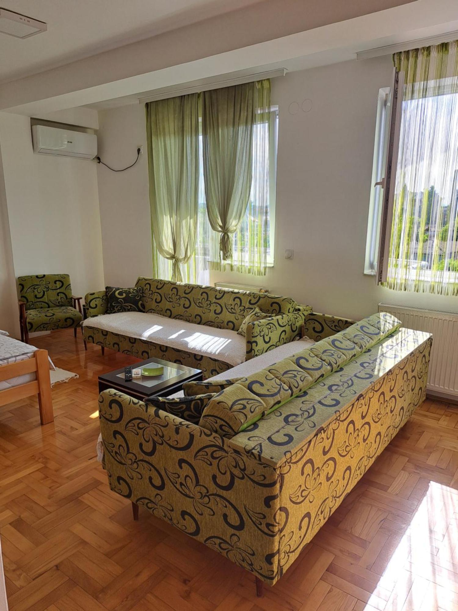 Anthony Apartment Nis Bagian luar foto